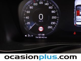 Volvo XC40 D3 Momentum Core Auto 110 kW (150 CV)