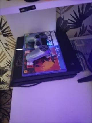 PS4 (PlayStation 4) + 2 Juegos