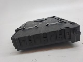 CAJA RELES / FUSIBLES FORD KUGA