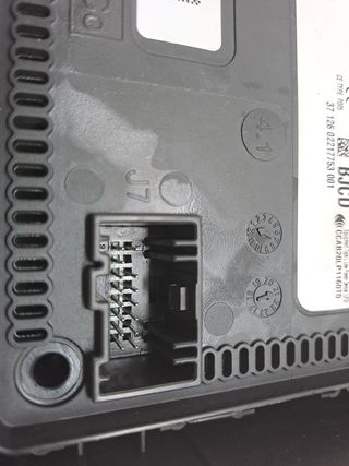 CAJA RELES / FUSIBLES FORD KUGA