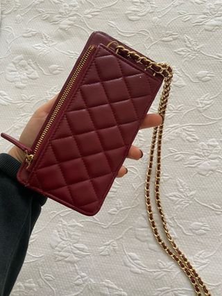 Custodia per telefono Chanel con catena/porta telefono
