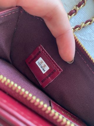 Custodia per telefono Chanel con catena/porta telefono