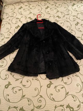 Chaqueta de pelo negra