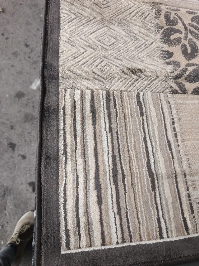 Alfombra Viscosa Beige y Marrón