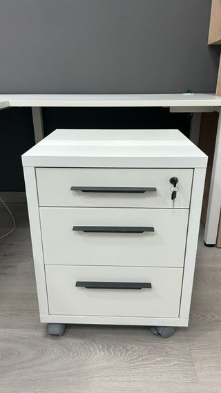 Cajonera oficina blanca con ruedas y llave