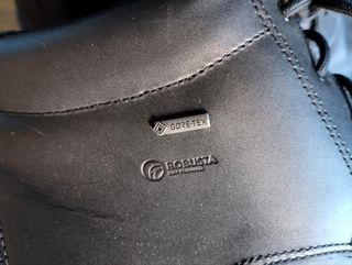 Botas Robusta Piel y Gore-Tex Negras