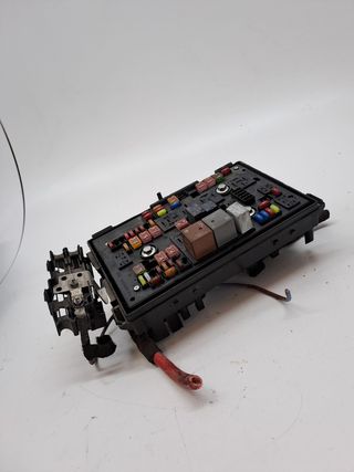 CAJA RELES / FUSIBLES OPEL ASTRA J LIM. (2)