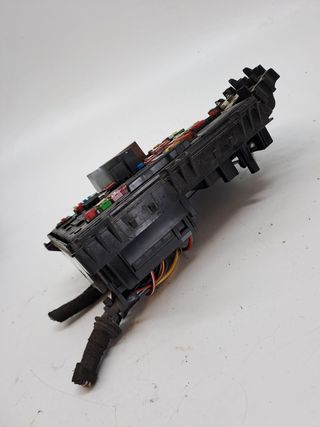 CAJA RELES / FUSIBLES OPEL ASTRA J LIM. (2)