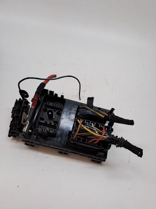 CAJA RELES / FUSIBLES OPEL ASTRA J LIM. (2)
