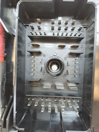 CAJA RELES / FUSIBLES OPEL ASTRA J LIM. (2)