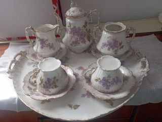 Juego de café porcelana floral
Antigüedades 