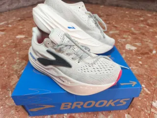 Zapatillas Brooks Talla 40 Gris/beige