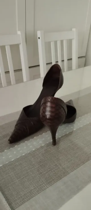 Zapatos de salón marrones