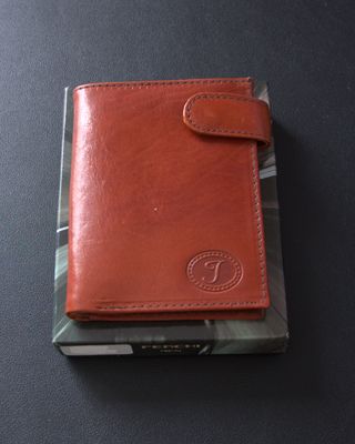 Cartera billetera de cuero marrón