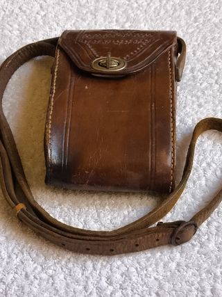 2 CUSTODIE IN PELLE VINTAGE PER FOTOCAMERE, BINOCOLI?