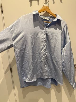 Camisa satinada Zara azul