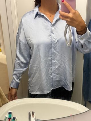 Camisa satinada Zara azul