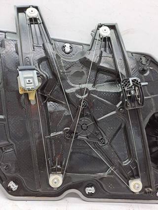 ELEVALUNAS DELANTERO DERECHO FORD FOCUS (3)