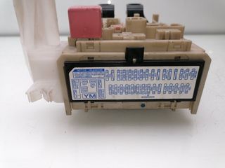 CAJA RELES / FUSIBLES TOYOTA AVENSIS