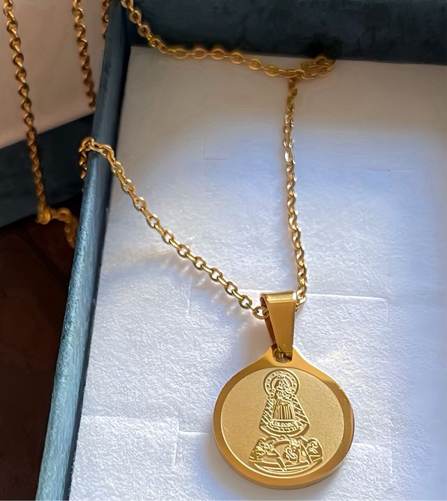 Pulsera Cruz y Medalla Virgen Caridad del Cobre.