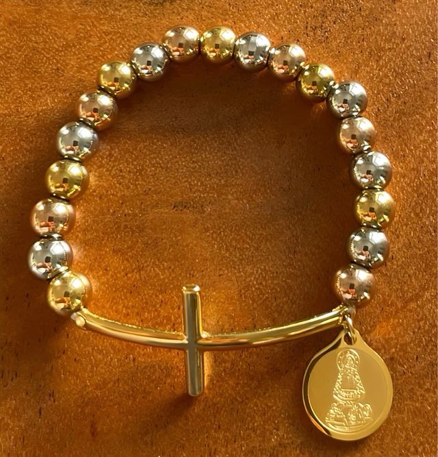 Pulsera Cruz y Medalla Virgen Caridad del Cobre.