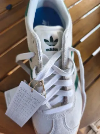 Zapatillas Adidas Beige y Verde Talla 42