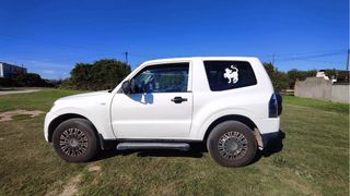 Mitsubishi Montero 2011