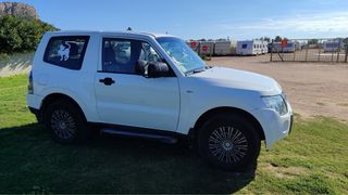 Mitsubishi Montero 2011