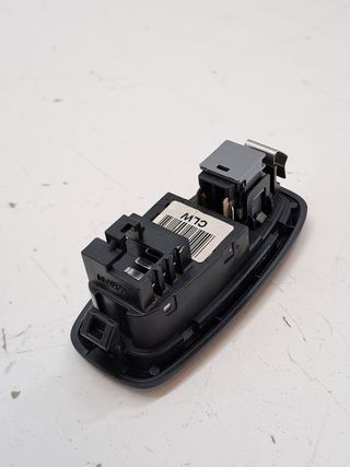 LUZ INTERIOR KIA CEED SPORTSWAGON (2)