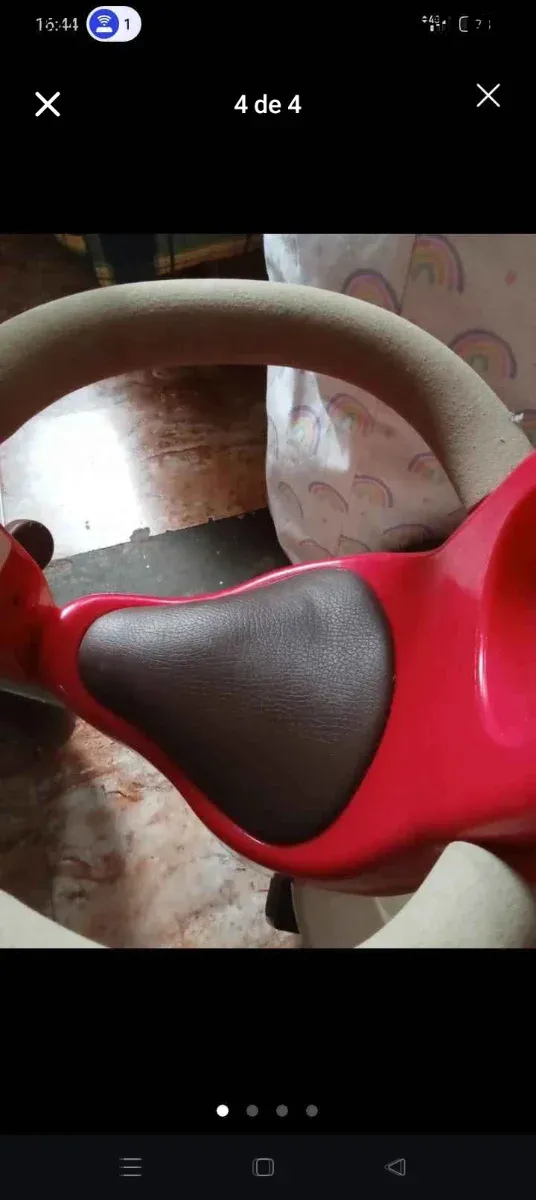 Triciclo infantil rojo y blanco