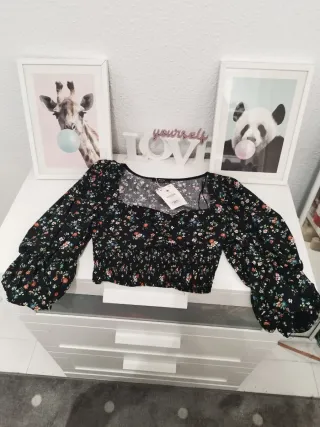 Camiseta manga abullonada escote cuadrado