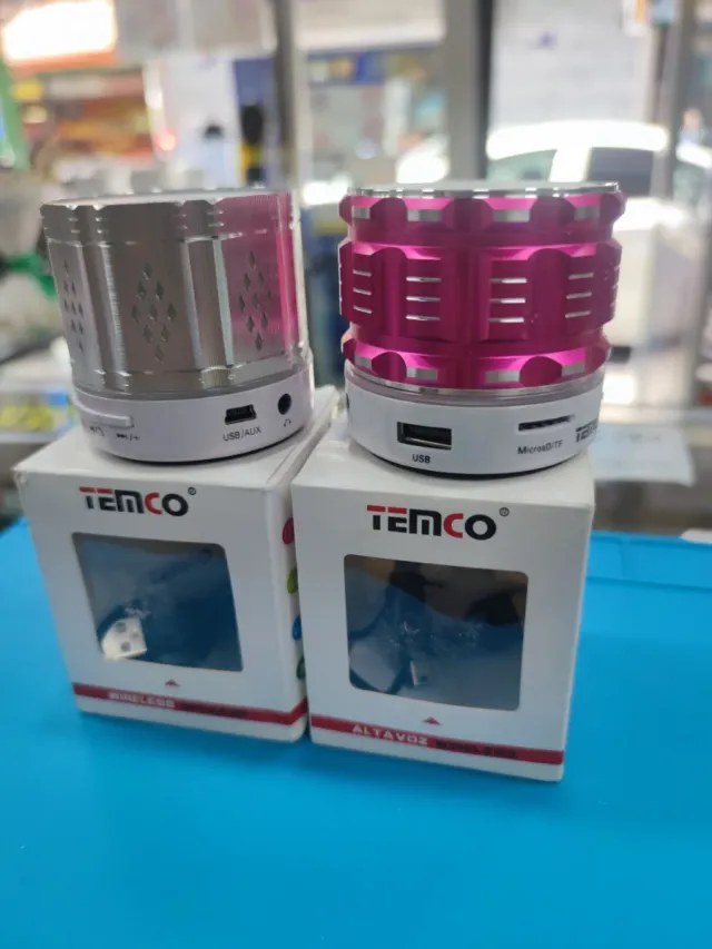 Altavoz Temco Rosa y Plateado