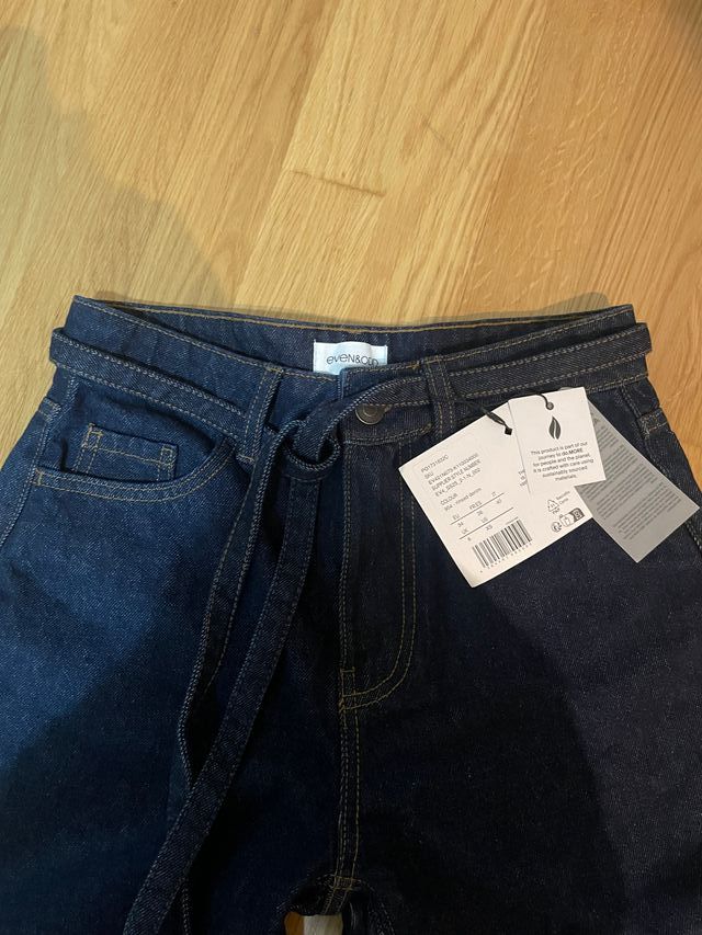 Vaqueros Even&Odd anchos tiro alto