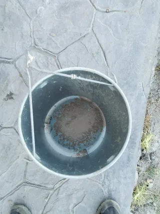 Tolva para gallinas de metal