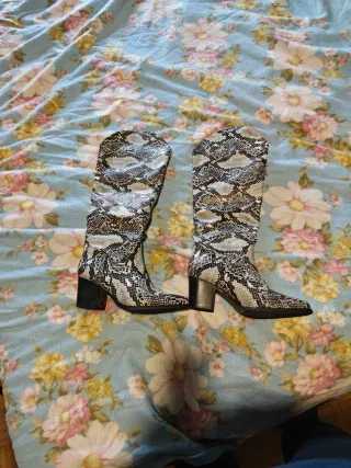 Stivali eco pelle pitonati n.38