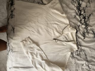 Sudadera Hollister blanca con cremallera