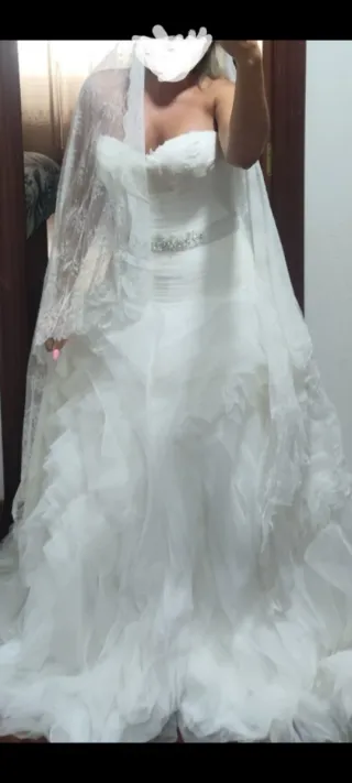 Vestido de Novia Blanco con Velos