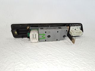 MANDO ELEVALUNAS DELANTERO IZQUIERDO MITSUBISHI MONTERO PINI