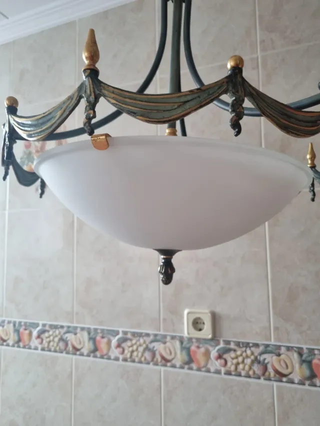 Lámpara colgante metal y cristal dorada