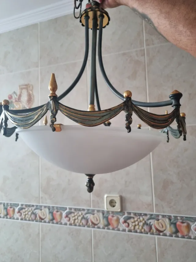 Lámpara colgante metal y cristal dorada