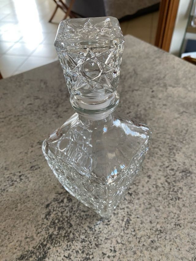 Bottiglia liquore in vetro trasparente