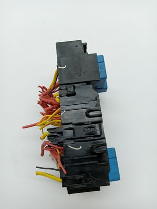 CAJA RELES / FUSIBLES RENAULT EXPRES