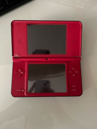 Nintendo 3DS Roja con funda 