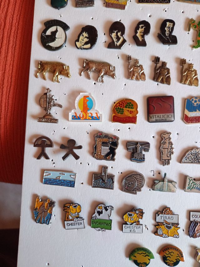 Lote 90 pines coleccionables