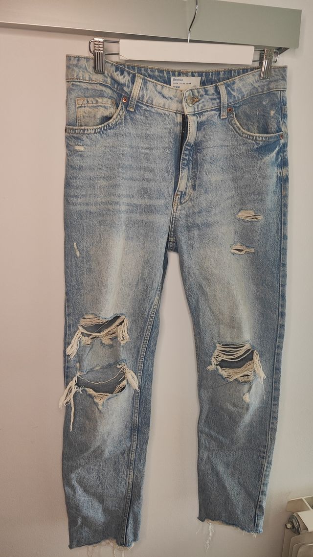 Vaqueros Bershka rotos denim azul