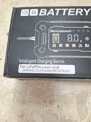 Cargador y Mantenedor Baterías 12V 8A