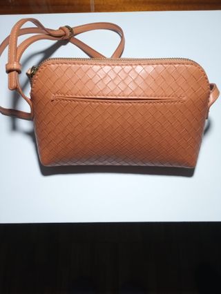 Bolso bandolera marrón de cuero