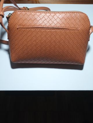 Bolso bandolera marrón de cuero