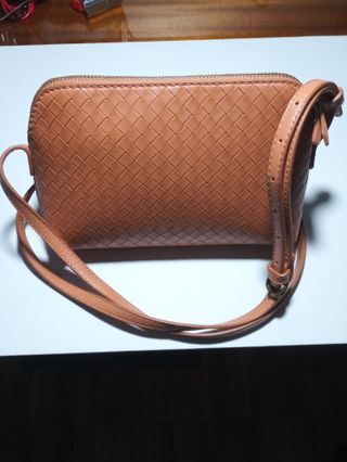 Bolso bandolera marrón de cuero