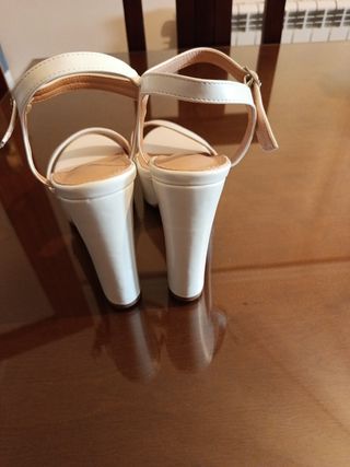 Sandalias Maripaz Talla 38 Blancas